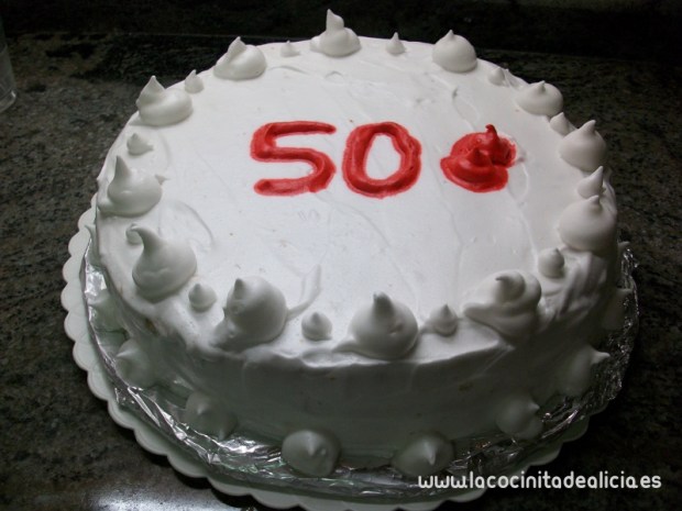 Tarta de turrón y merengue